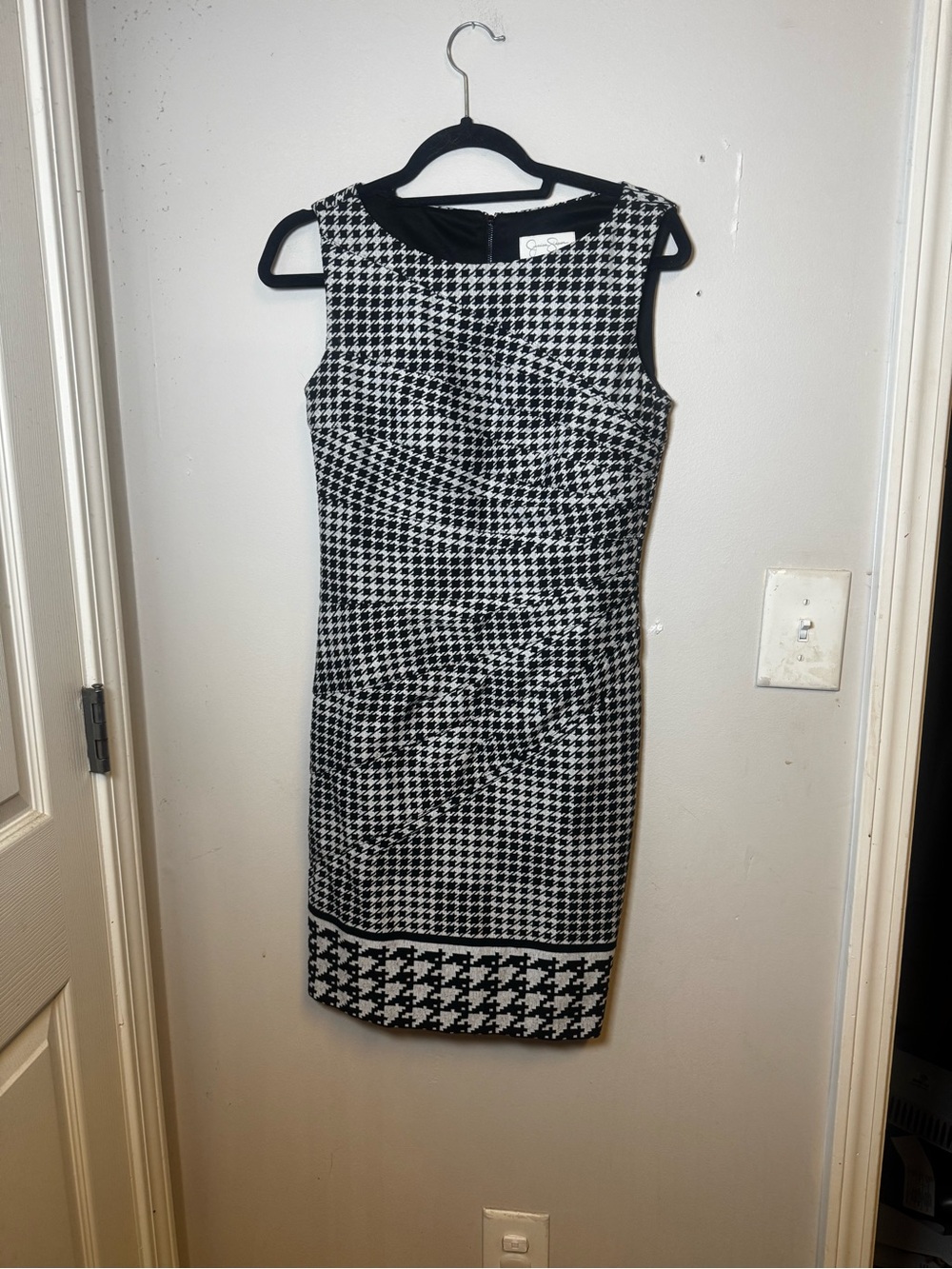 Jessica Simpson Houndstooth Sheath Dress - Black & White